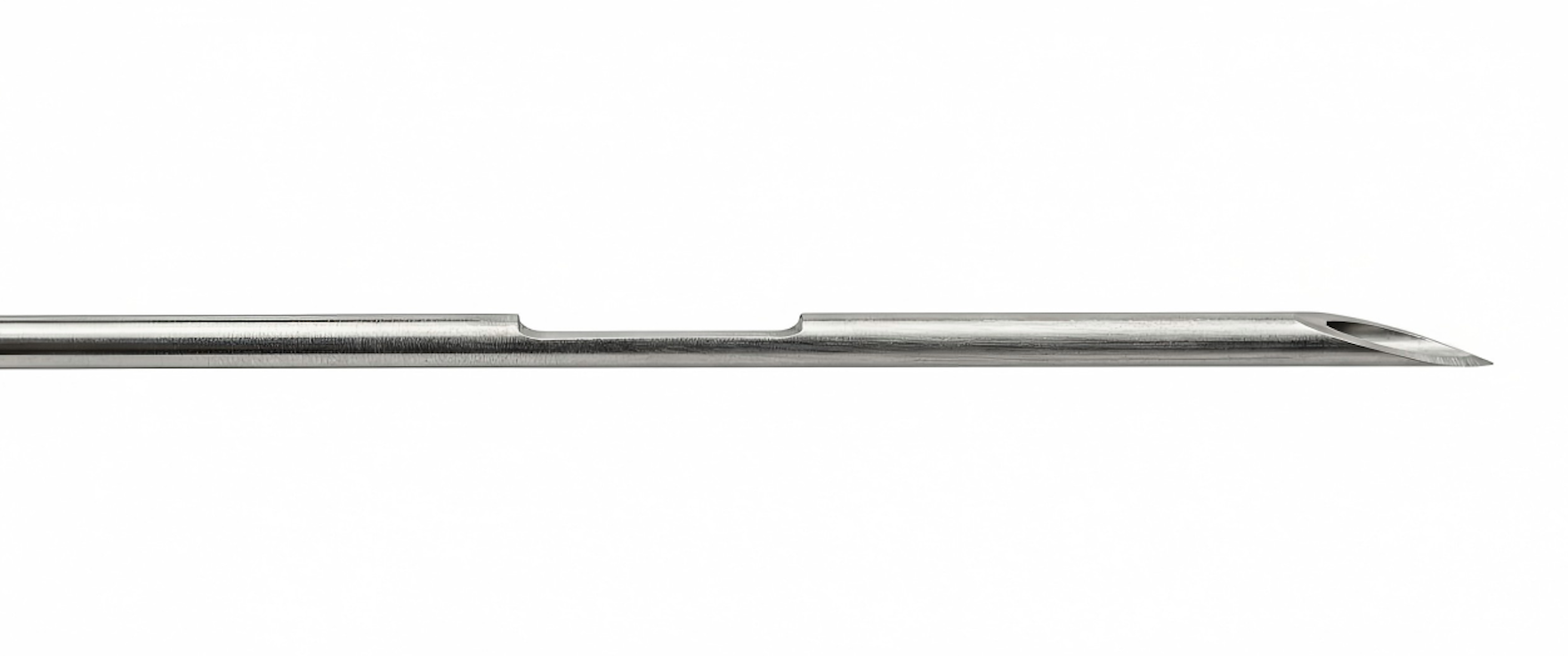 Dual-flashback IV cannula needle tip detail